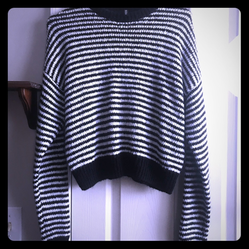 H&M Divided Black and White women’s Sweater